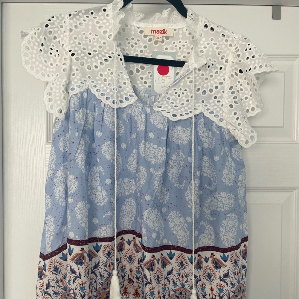 New with tags Mazik top. Eyelet detail + floral details.
